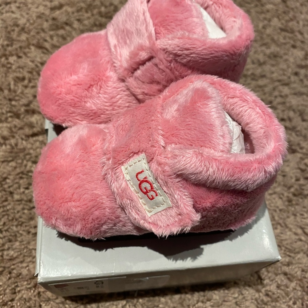 Infant UGGS - Picture 2 of 4